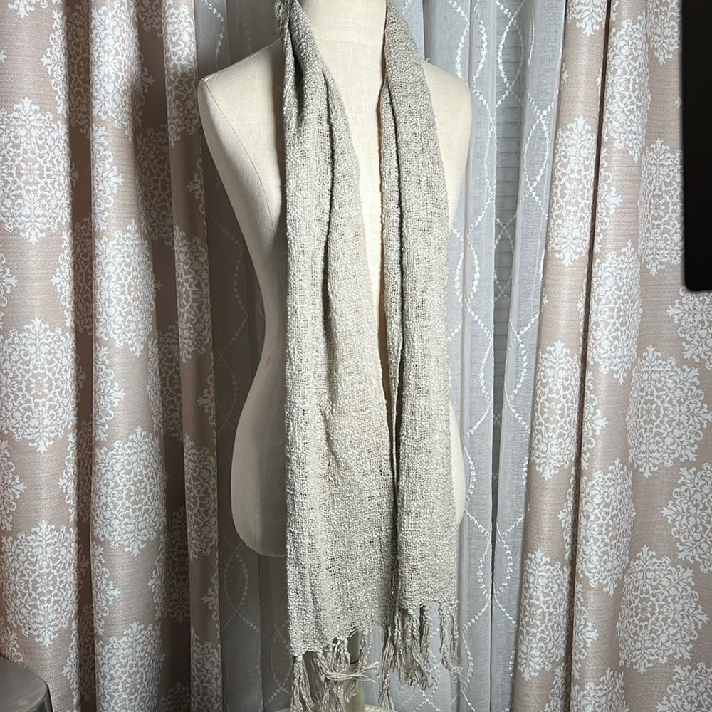 Cozy Knit Scarf with Fringe – Neutral Beige/Taupe